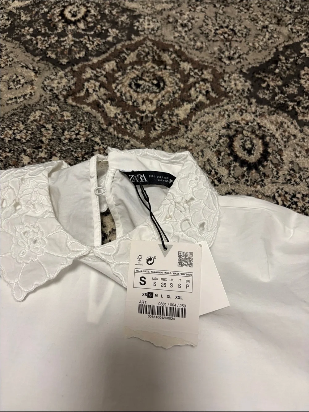 Zara White Eyelet Lace Collar Long Sleeve Blouse size S